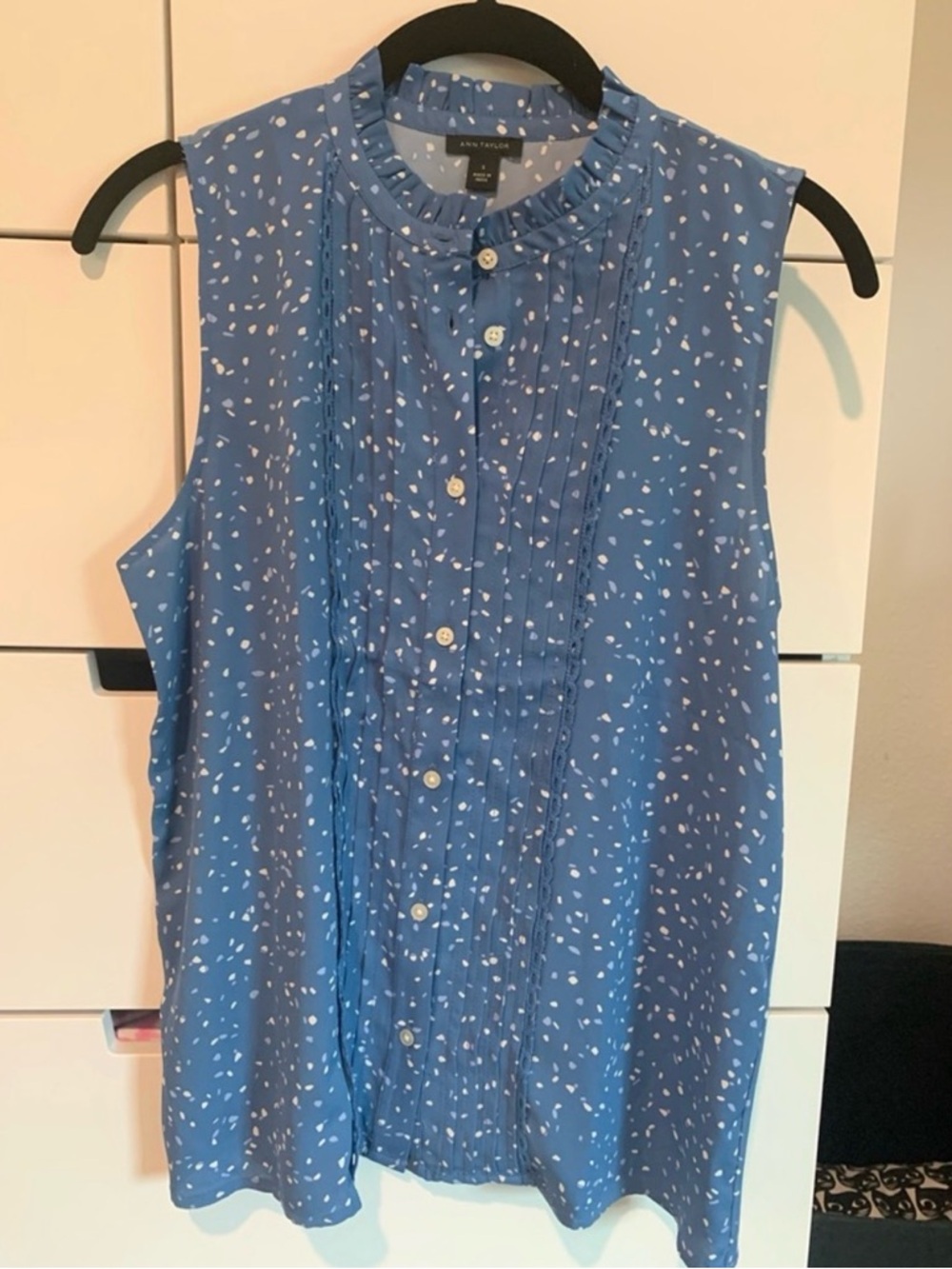 Ann Taylor Blue Sleeveless Pintuck Dot Blouse